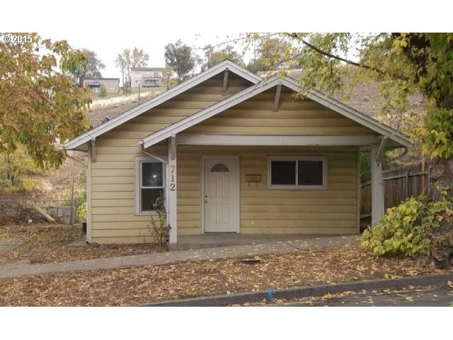 712 SE 3rd St, Pendleton, OR 97801 photo 1