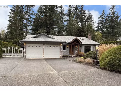 18770 S Forest Grove Loop, Oregon City, OR 97045