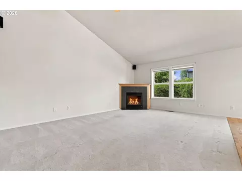 Living - 645 N Juniper Ct, Canby, OR 97013 photo 1 of 7