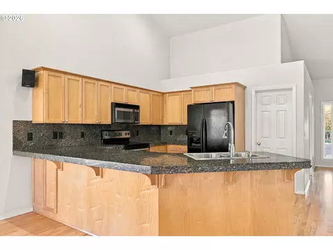 Kitchen - 645 N Juniper Ct, Canby, OR 97013 photo 1 of 5