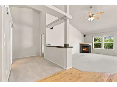 Living - 645 N Juniper Ct, Canby, OR 97013 photo 7 of 7
