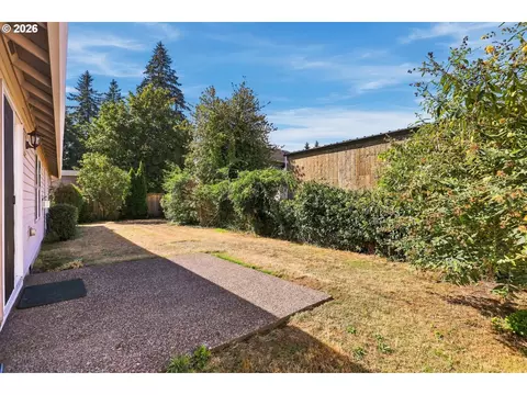 Exterior - 645 N Juniper Ct, Canby, OR 97013 photo 2 of 5