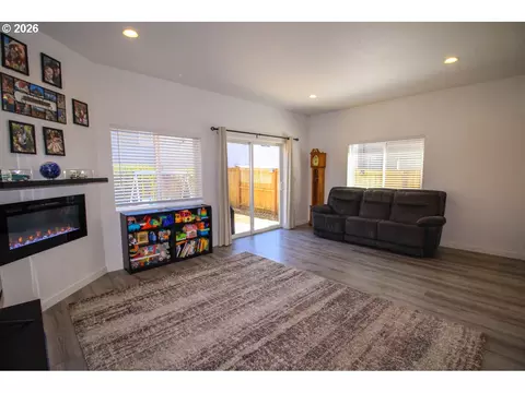 Living - 822 S 22nd Ave, Cornelius, OR 97113 photo 2 of 3