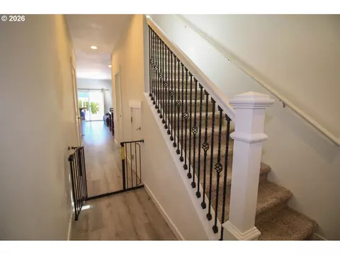 Entry Way - 822 S 22nd Ave, Cornelius, OR 97113 photo 2 of 5