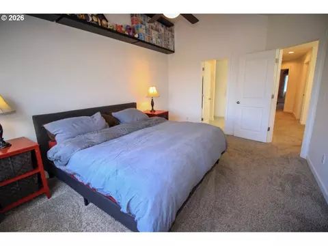 Bedroom - 822 S 22nd Ave, Cornelius, OR 97113 photo 2 of 7