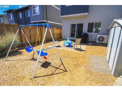 Exterior - 822 S 22nd Ave, Cornelius, OR 97113 photo 6 of 9
