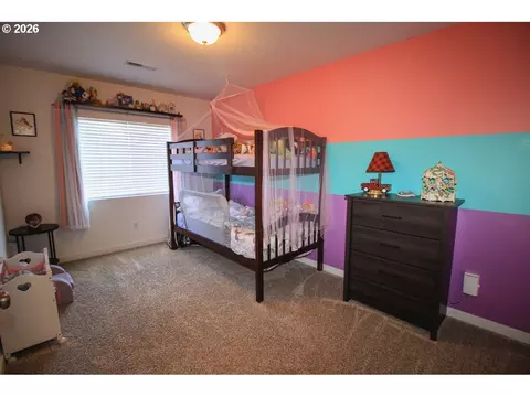 Bedroom - 822 S 22nd Ave, Cornelius, OR 97113 photo 6 of 7