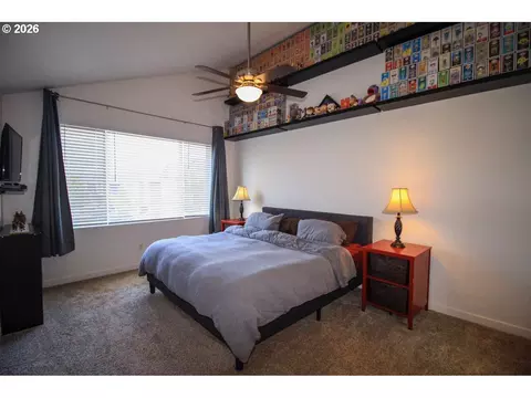 Bedroom - 822 S 22nd Ave, Cornelius, OR 97113 photo 1 of 7
