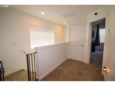 Entry Way - 822 S 22nd Ave, Cornelius, OR 97113 photo 4 of 5
