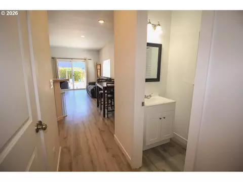 Entry Way - 822 S 22nd Ave, Cornelius, OR 97113 photo 3 of 5