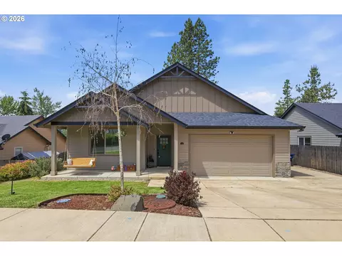 425 N Hyland Ln, Lowell, OR 97452