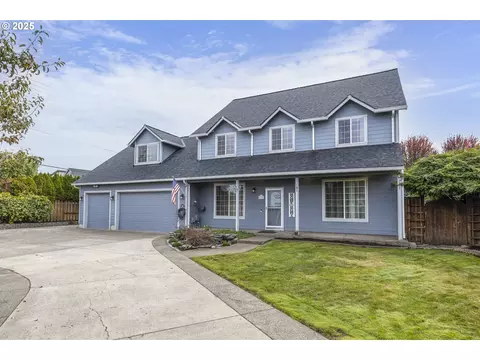 2390 NW Grenfell Loop, Mcminnville, OR 97128