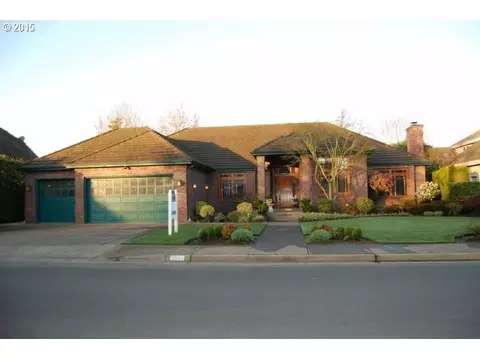2520 Edgewater Dr, Eugene, OR 97401 photo 1