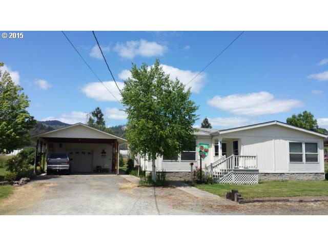 476 E Fourth Ave, Riddle, OR 97469 photo 1