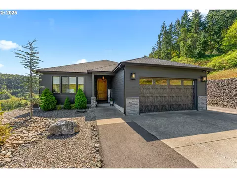 305 Madera Ln, Roseburg, OR 97471