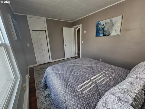Bedroom - 1615 SW Frazer Ave, Pendleton, OR 97801 photo 2 of 4