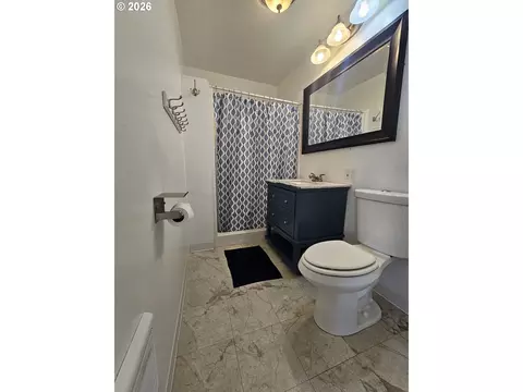 Bath - 1615 SW Frazer Ave, Pendleton, OR 97801 photo 1 of 2