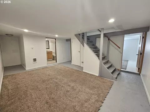 Living - 1615 SW Frazer Ave, Pendleton, OR 97801 photo 4 of 4