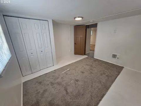 Bedroom - 1615 SW Frazer Ave, Pendleton, OR 97801 photo 4 of 4