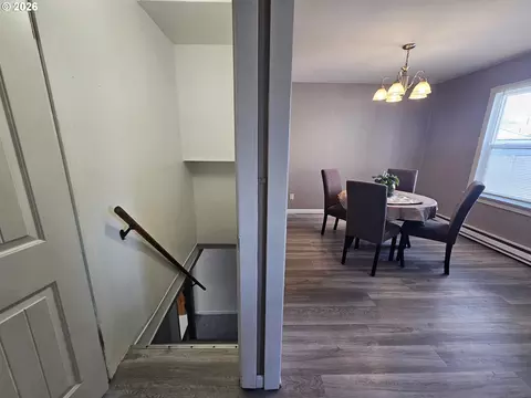 Entry Way - 1615 SW Frazer Ave, Pendleton, OR 97801 photo 2 of 2