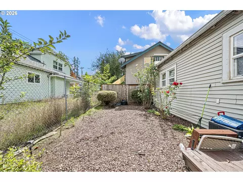 Exterior - 1573 Jefferson St, Eugene, OR 97402 photo 2 of 2