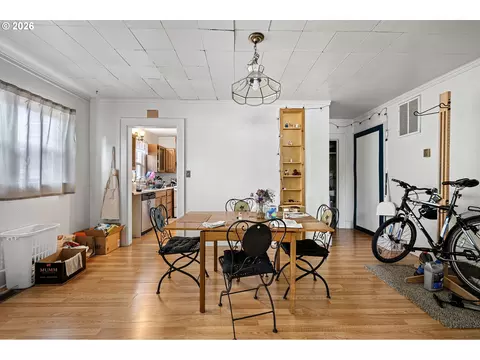 Dining - 1573 Jefferson St, Eugene, OR 97402 photo 1 of 1