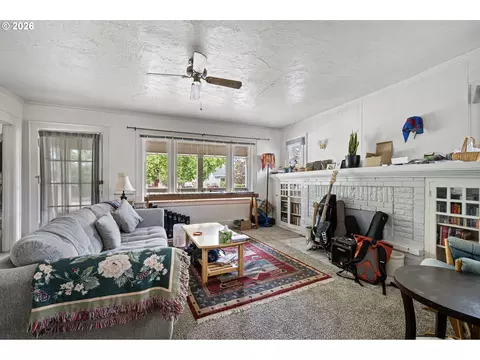 Living - 1573 Jefferson St, Eugene, OR 97402 photo 2 of 4