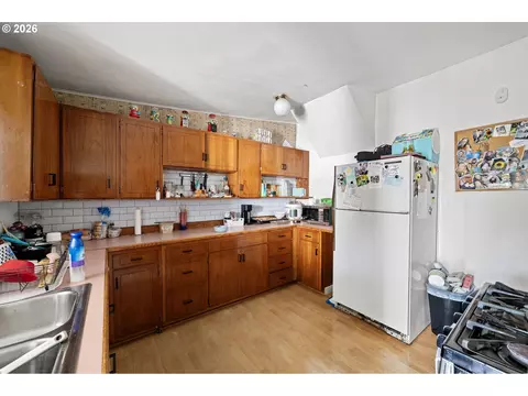 Kitchen - 1573 Jefferson St, Eugene, OR 97402 photo 1 of 4