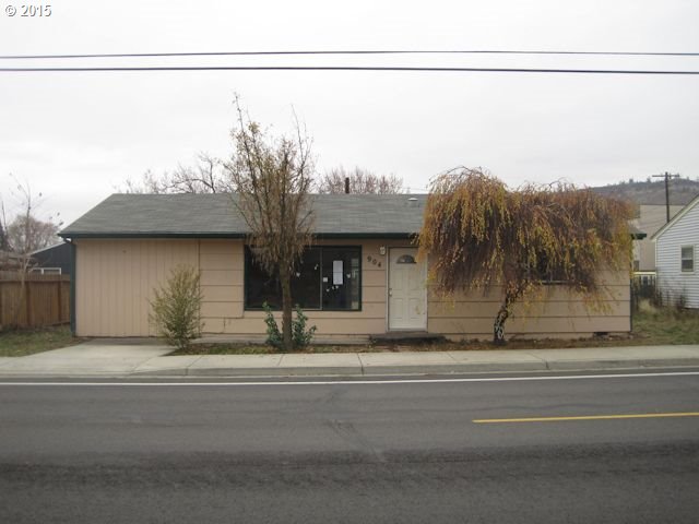 904 Chenowith Loop Rd, The Dalles, OR 97058 photo 1