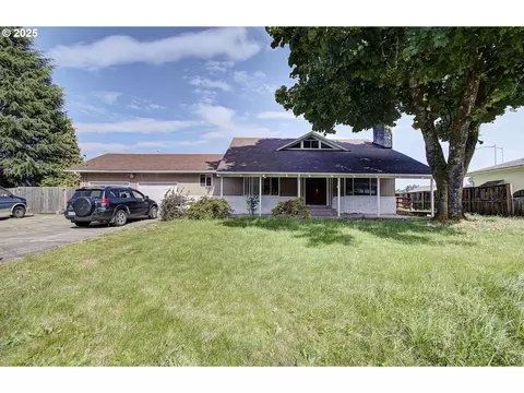 8400 Cason Rd, Gladstone, OR 97027