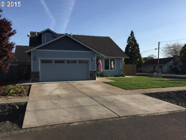 211 E B St, Halsey, OR 97348 photo 1