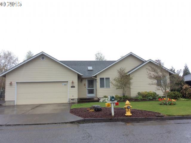 816 E 7th St, Molalla, OR 97038 photo 1
