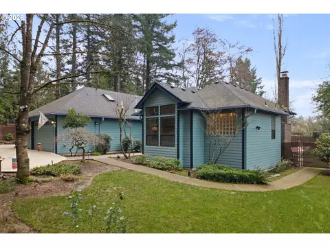 12116 SW Lesser Rd, Portland, OR 97219