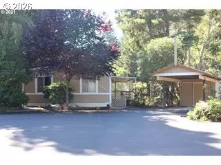 1445 Village Pines Ct, Coos Bay, OR 97420