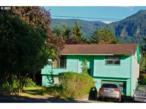 330 Forest Ln, Cascade Locks, OR 97014 photo 1