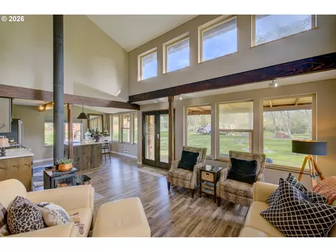 Living - 1106 30th St, Seaview, WA 98644 photo 2 of 6