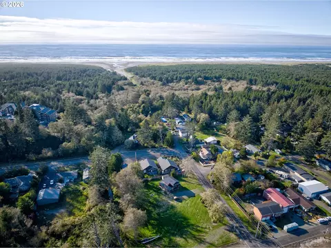 View/Area - 1106 30th St, Seaview, WA 98644 photo 3 of 8