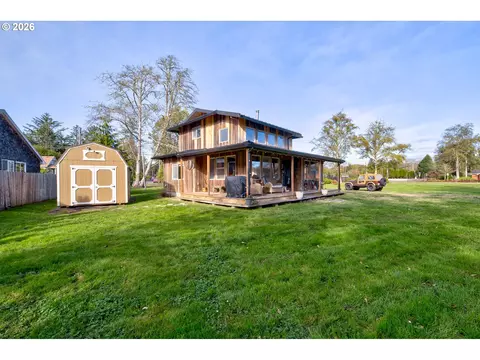 Exterior - 1106 30th St, Seaview, WA 98644 photo 6 of 10