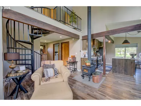 Living - 1106 30th St, Seaview, WA 98644 photo 4 of 6