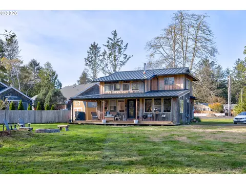 Exterior - 1106 30th St, Seaview, WA 98644 photo 2 of 10