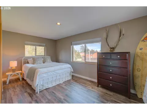 Bedroom - 1106 30th St, Seaview, WA 98644 photo 2 of 4