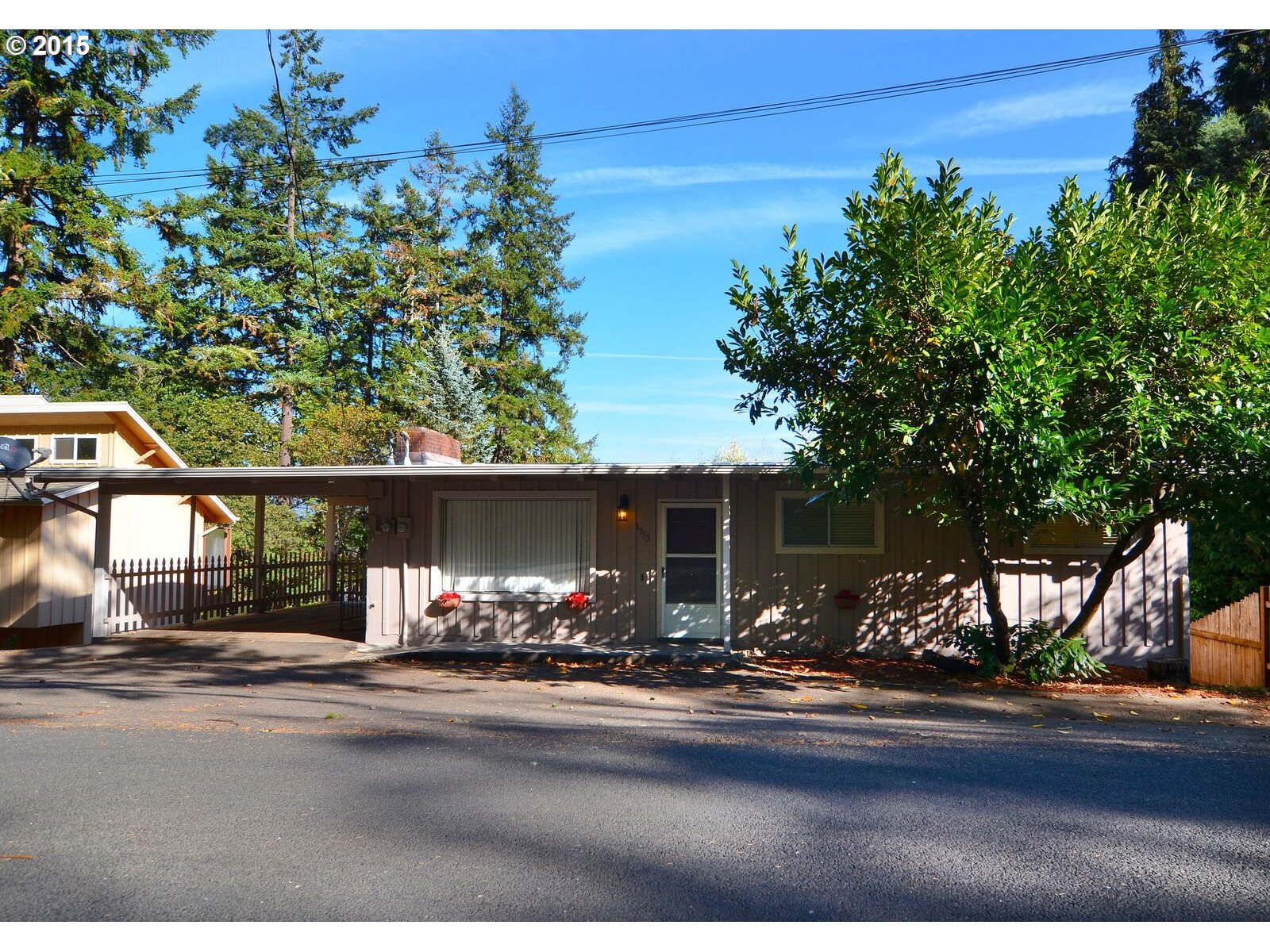 1951 Riverview St, Eugene, OR 97403 photo 1
