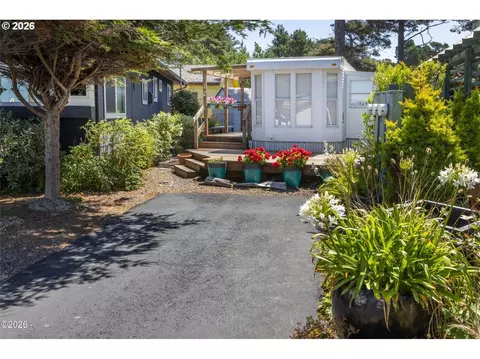 4875 N Hwy 101 12, Depoe Bay, OR 97341