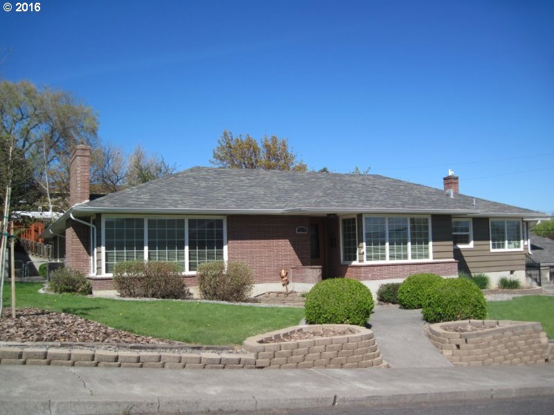 1115 NW Horn Ave, Pendleton, OR 97801 photo 1