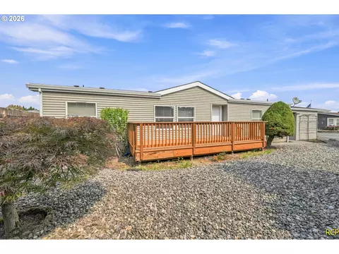 375 Metlako Way #8, Columbia City, OR 97018