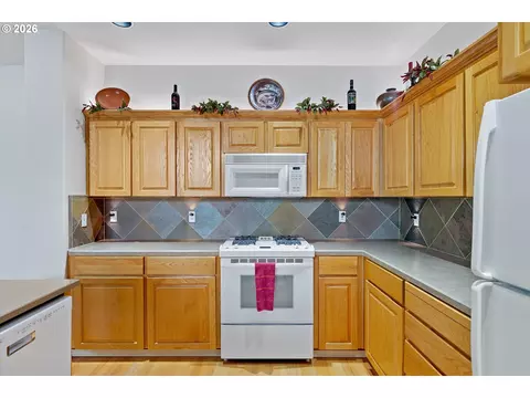 2391 SW Border Way, Gresham, OR 97080 photo 7