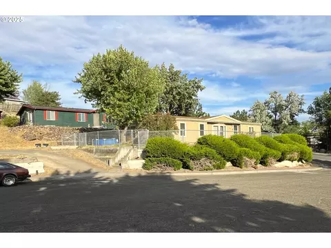1104 SW Marshall Pl, Pendleton, OR 97801