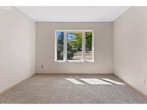 Bedroom - 36740 Eldridge Dr, Sandy, OR 97055 photo 5 of 6