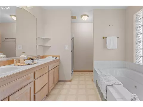 Bath - 36740 Eldridge Dr, Sandy, OR 97055 photo 1 of 6