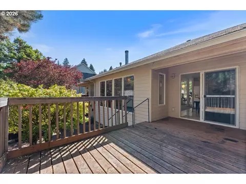 Exterior - 36740 Eldridge Dr, Sandy, OR 97055 photo 5 of 8